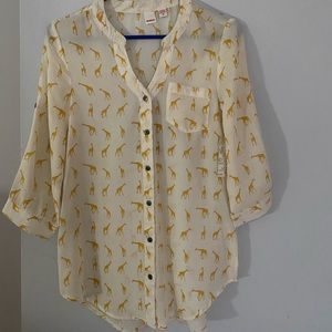 Giraffe three-quarter length blouse
